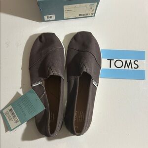 Toms Classic Alpargata Slip-On Sneaker- Youth 5
